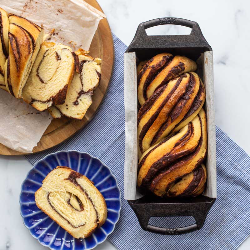 Lodge New Arrival Seasoned Cast Iron Loaf Pan - Image 4