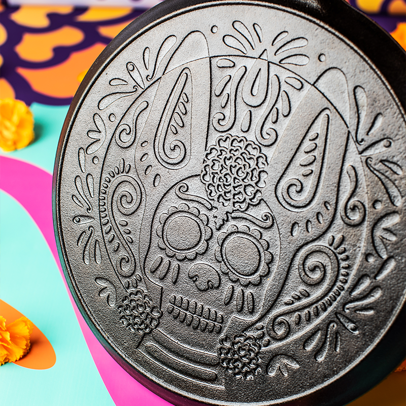 Lodge New Arrival 10.5 Inch Seasoned Cast Iron Xolo Sugar Skull Griddle with Deluxe Handle Holder - Image 9
