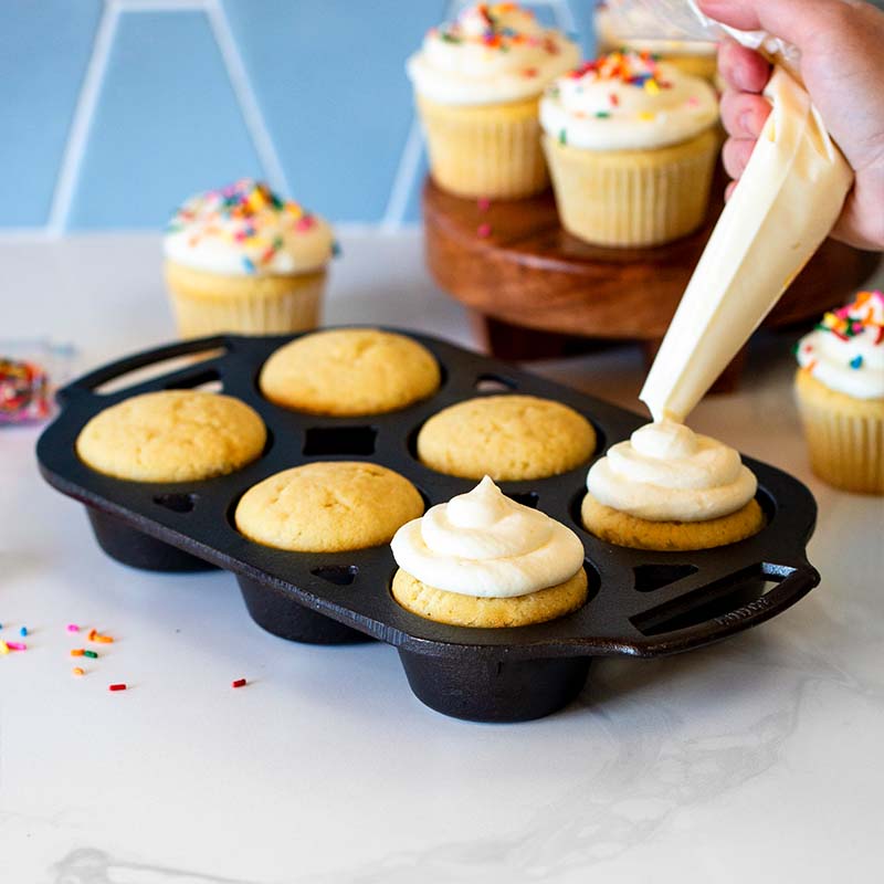 Lodge New Arrival Seasoned Cast Iron Muffin Pan - Image 3