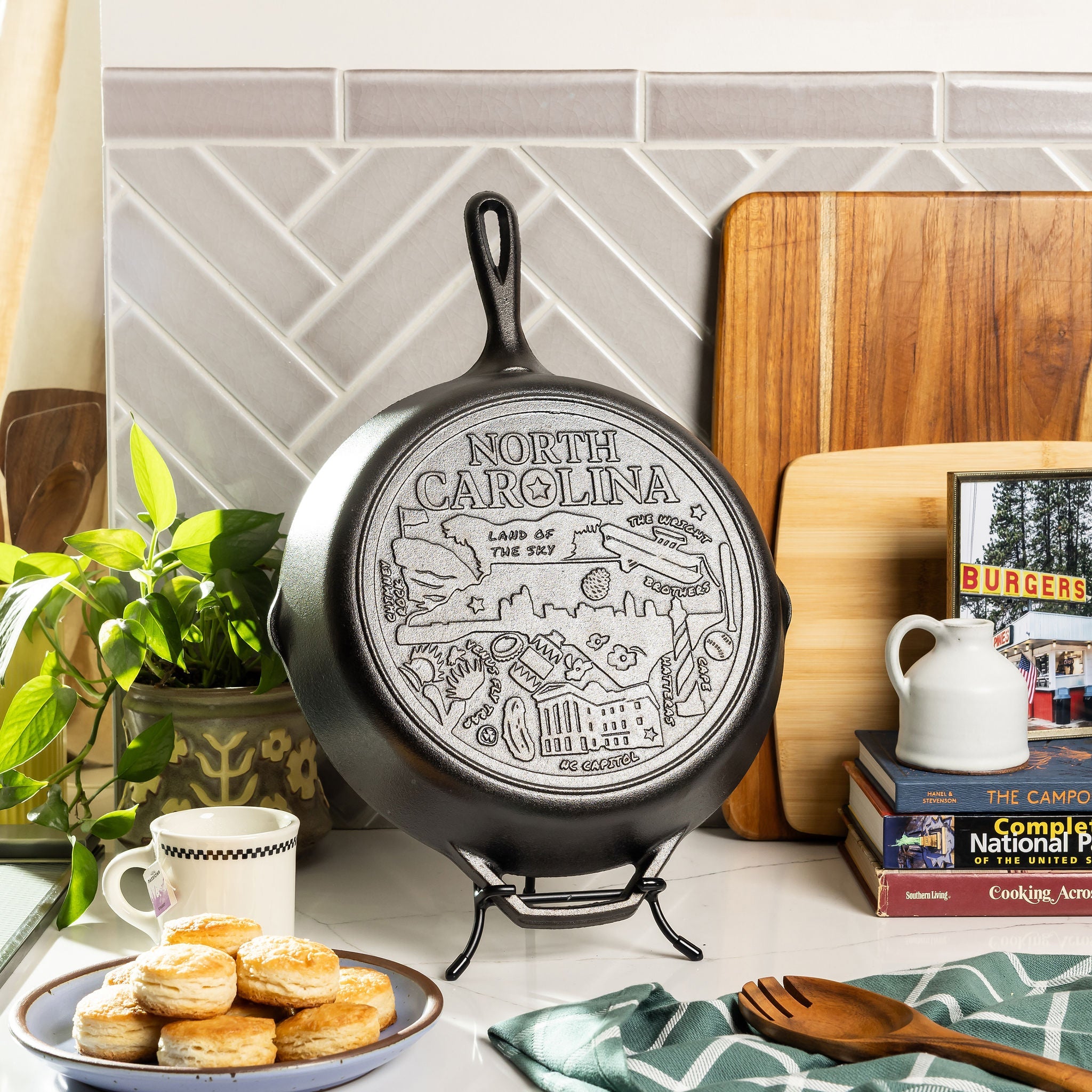 Lodge New Arrival American Road Trip: 12 Inch Seasoned Cast Iron Skillet, North Carolina - Image 2