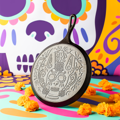 Lodge New Arrival 10.5 Inch Seasoned Cast Iron Xolo Sugar Skull Griddle