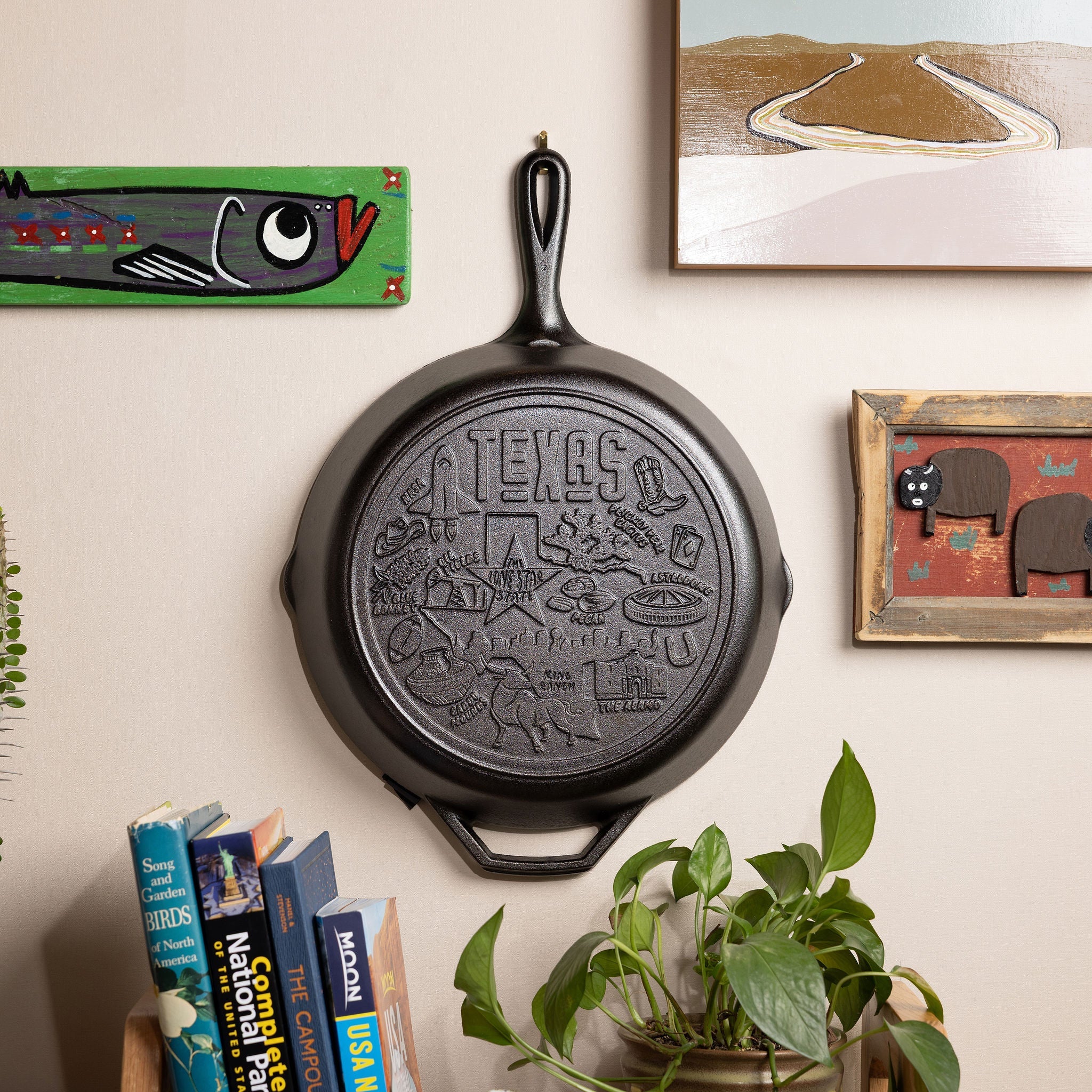 Lodge New Arrival American Road Trip: 12 Inch Seasoned Cast Iron Skillet, Texas - Image 3