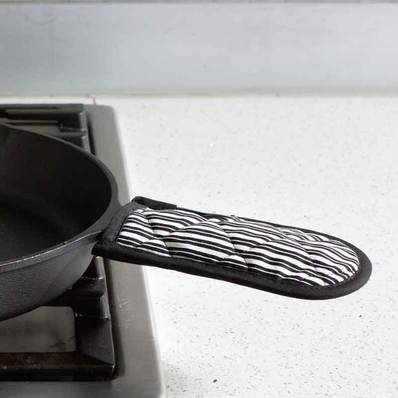Lodge New Arrival Patterned Hot Handle Holders - Image 23