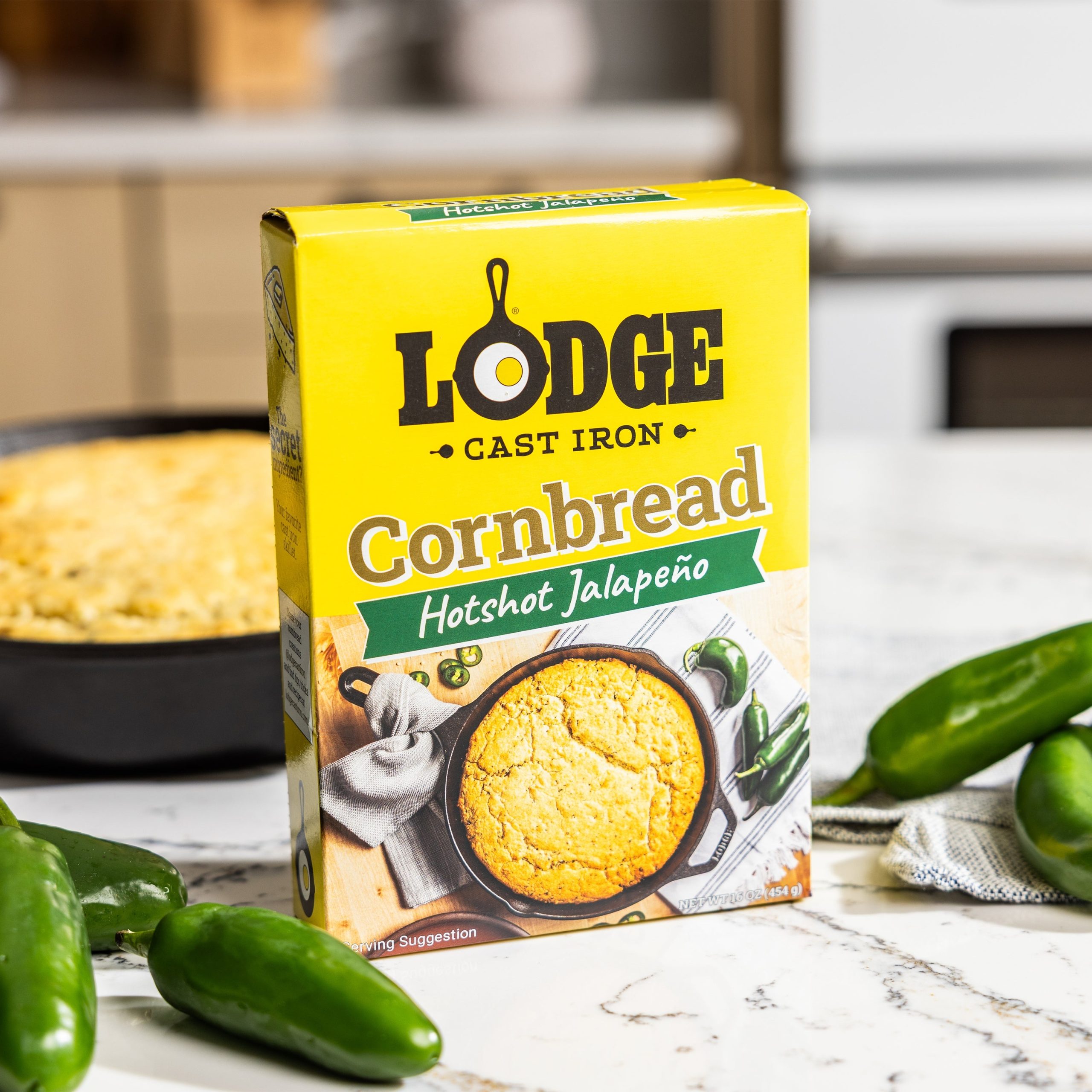 Lodge New Arrival Hot Shot Jalapeño Skillet Cornbread Mix - Image 3