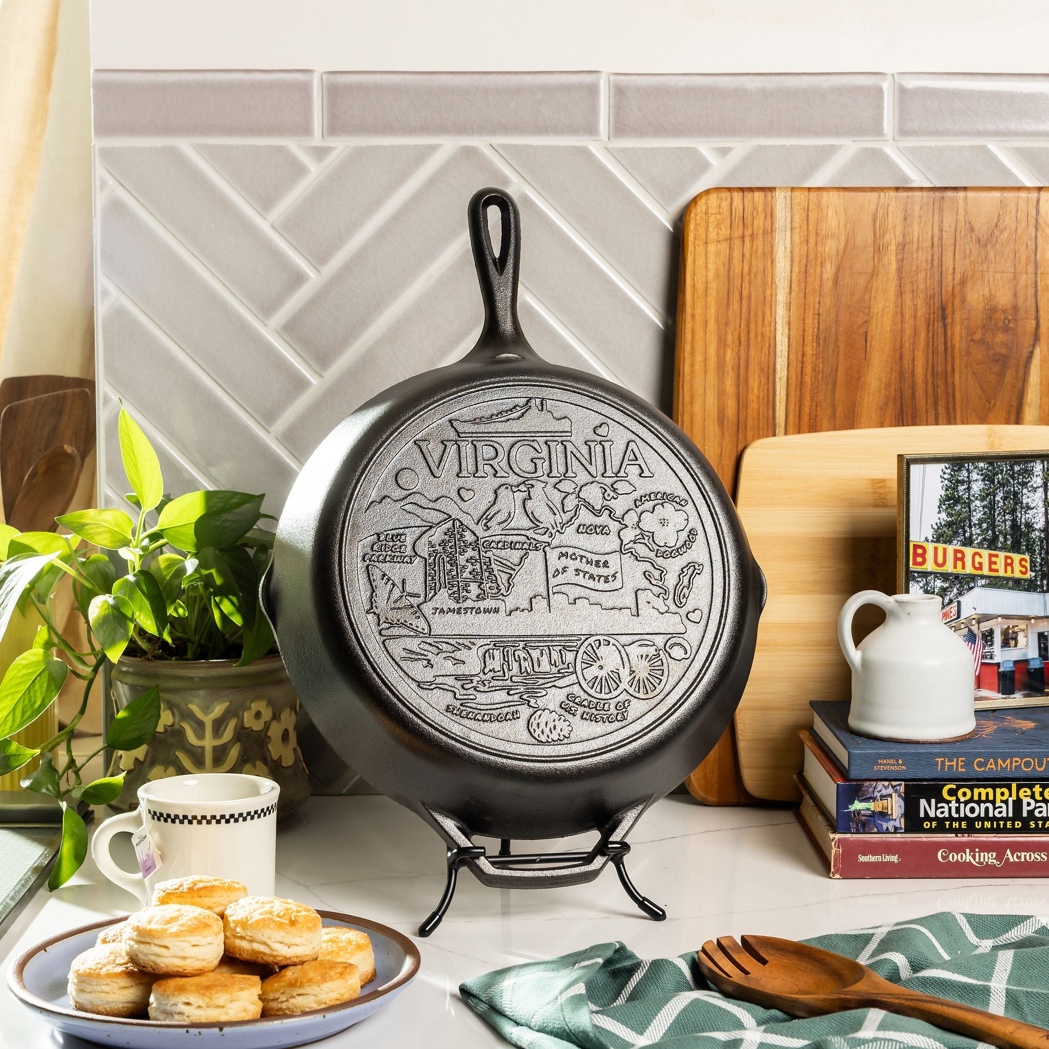 Lodge New Arrival American Road Trip: 12 Inch Seasoned Cast Iron Skillet, Virginia - Image 2