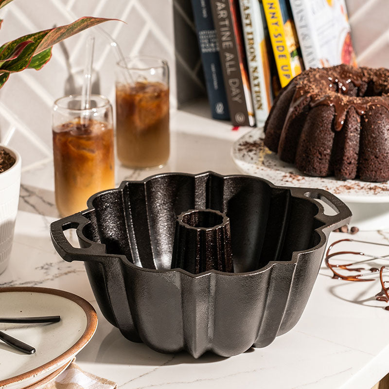 Lodge New Arrival Seasoned Cast Iron Fluted Cake Pan - Image 2