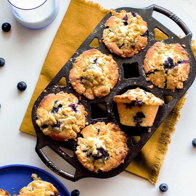 Lodge New Arrival Seasoned Cast Iron Muffin Pan - Image 4