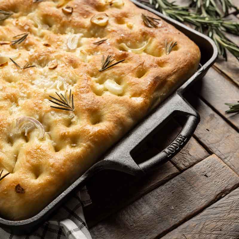 Lodge New Arrival 15.5 x 10.5 Inch Seasoned Cast Iron Baking Pan - Image 3
