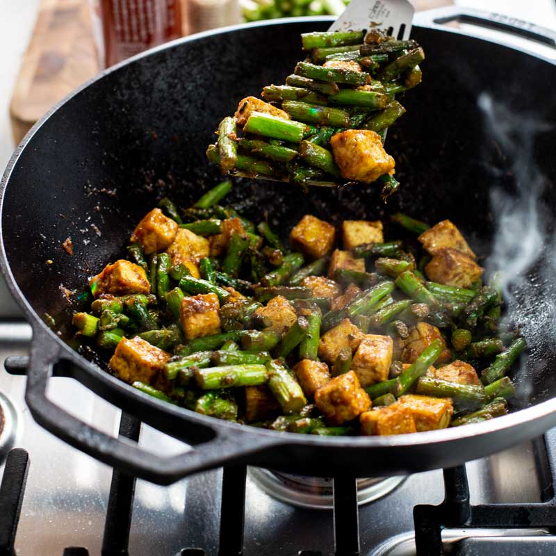 Lodge New Arrival 14 Inch Seasoned Cast Iron Wok - Image 3