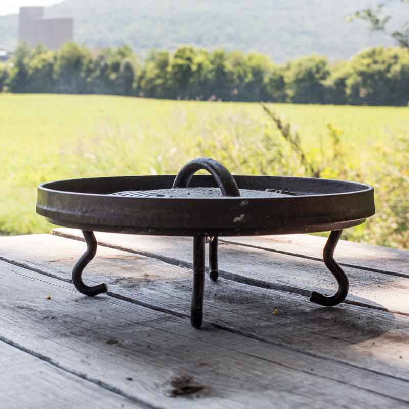 Lodge New Arrival 4 in 1 Camp Dutch Oven Tool - Image 4