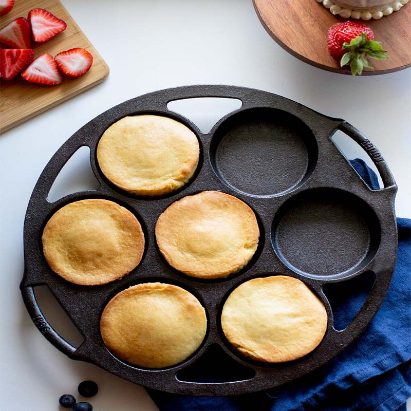 Lodge New Arrival Seasoned Cast Iron Mini Cake Pan - Image 3