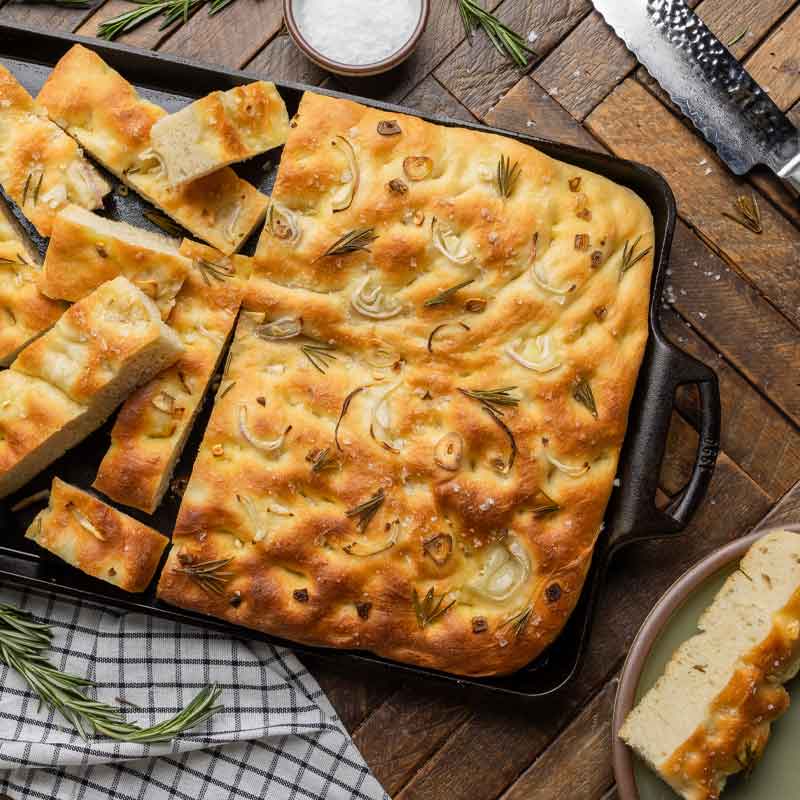 Lodge New Arrival 15.5 x 10.5 Inch Seasoned Cast Iron Baking Pan - Image 4