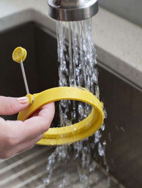 Lodge New Arrival Silicone Egg Ring - Image 3