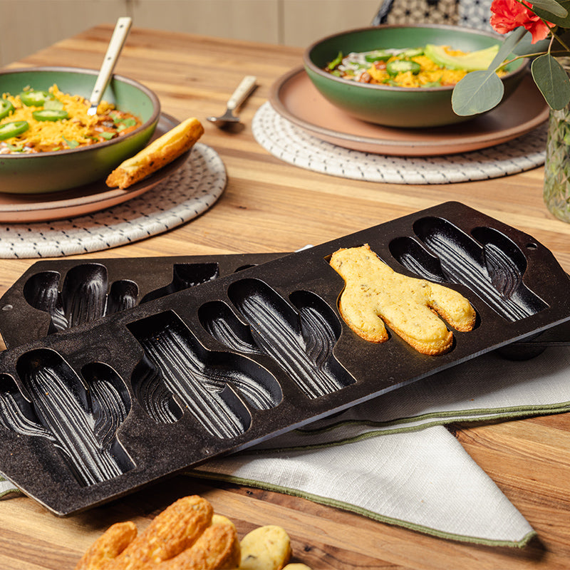 Lodge New Arrival Seasoned Cast Iron Cactus Pan - Image 5