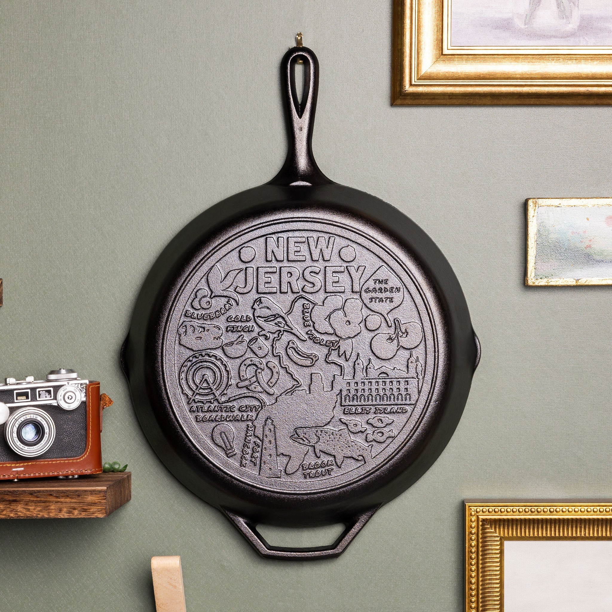 Lodge New Arrival American Road Trip: 12 Inch Seasoned Cast Iron Skillet, New Jersey - Image 2