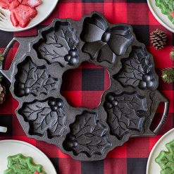 Lodge New Arrival Seasoned Cast Iron Holiday Wreath Pan