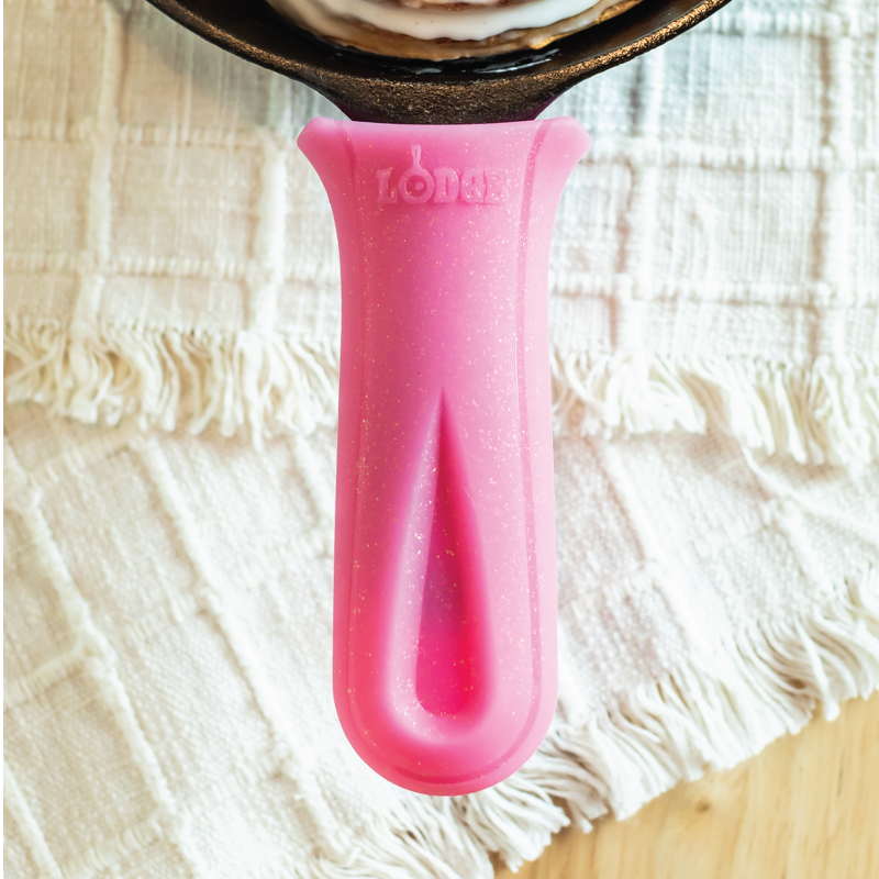 Lodge New Arrival Deluxe Silicone Hot Handle Holder - Image 14